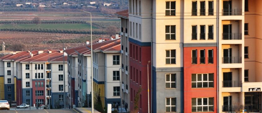 TOKİ 7 bin 910 kişiye tapusunu teslim etti